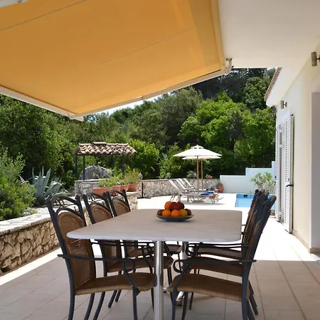 With Heated Pool And Sea View Villa *